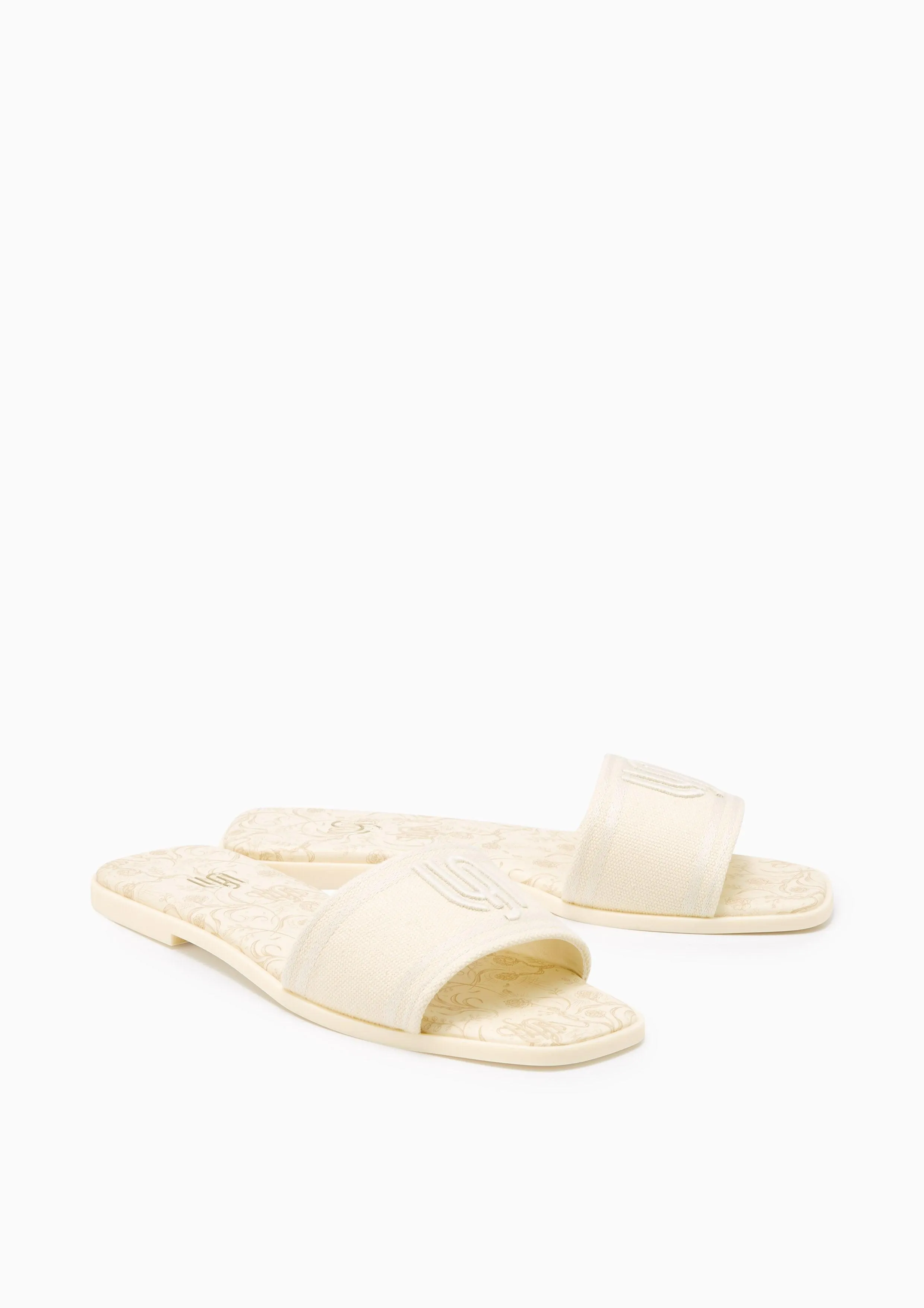Lyn Infinite Maiden Flats And Sandals - Ivory