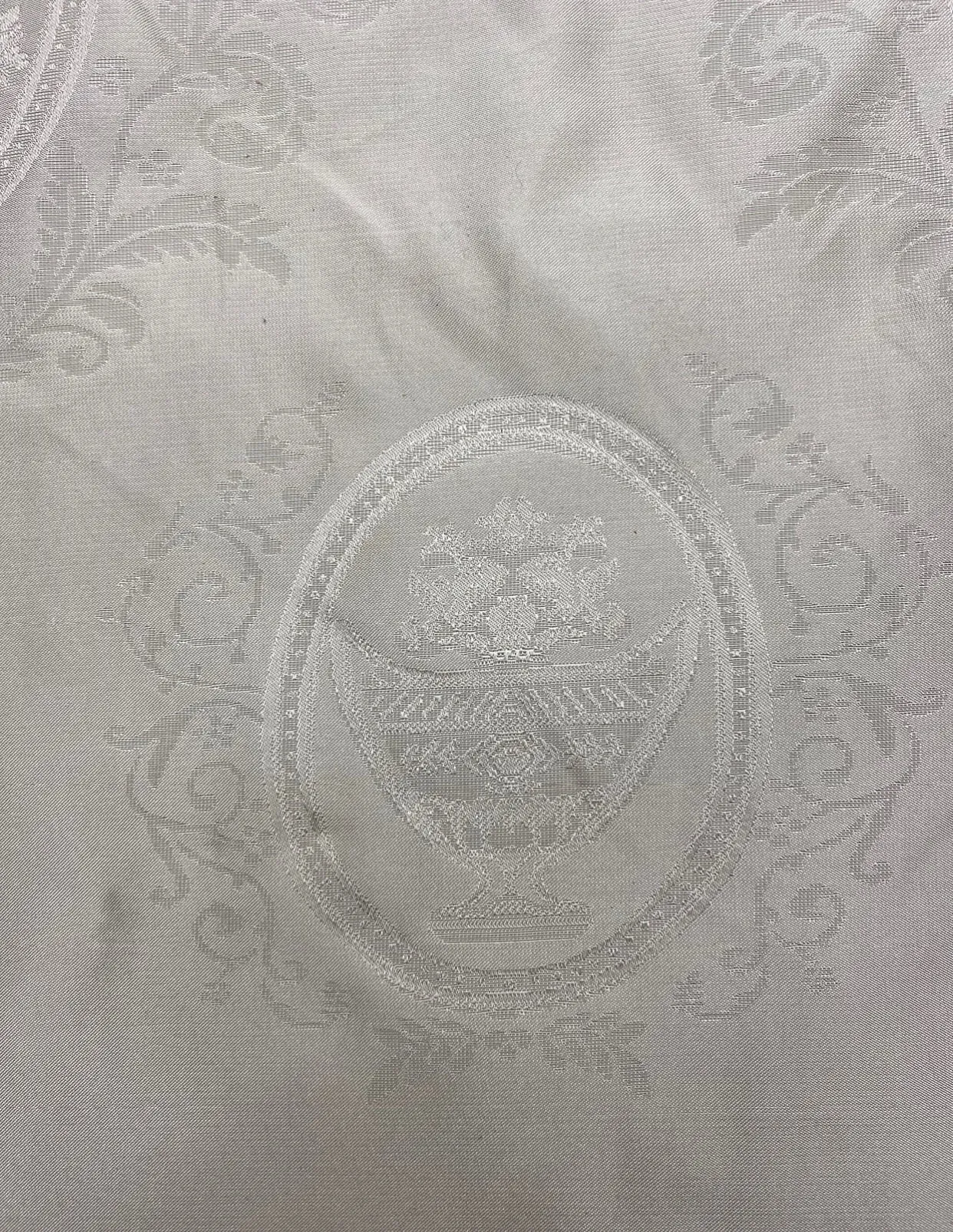 NEW Countess Robin 100% Silk Jacquard Neoclassical Light Gray Medallion